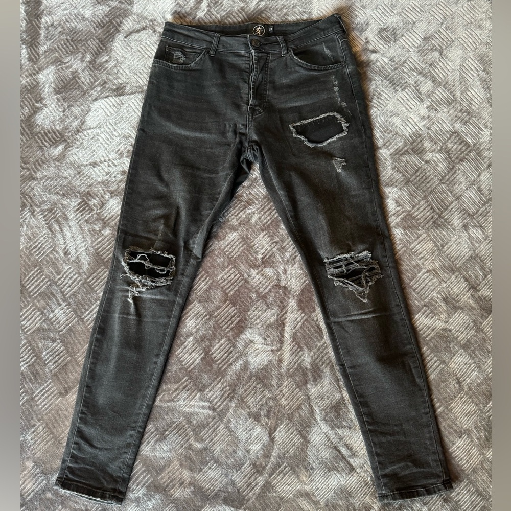Men's Size 32 GK Distressed Grey Skinny Jeans